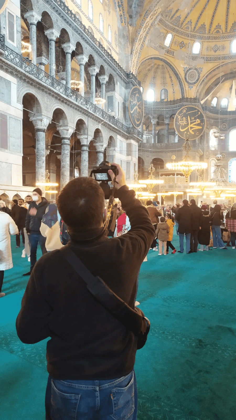 wannabetaller-istanbul-tour-visiting-mosque