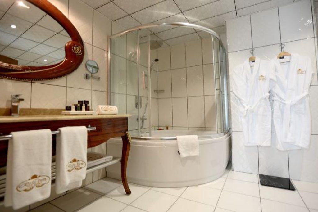 world-point-hotel-bathroom