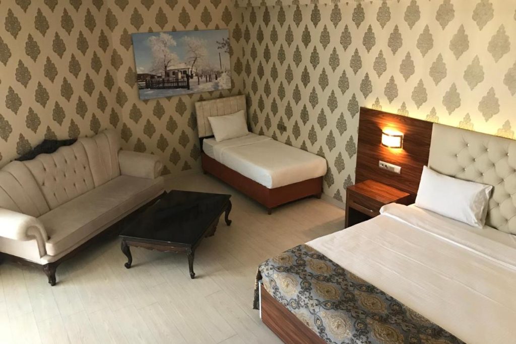 world-point-hotel-bedroom3.jpeg
