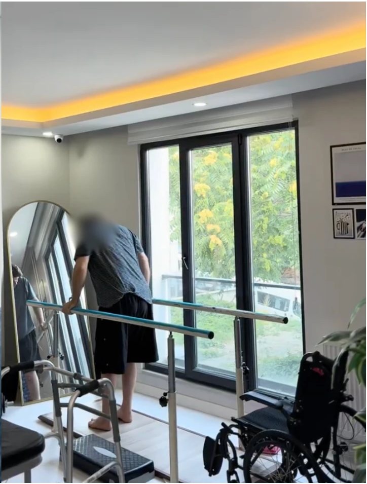 Gait training in the physiotherapy room