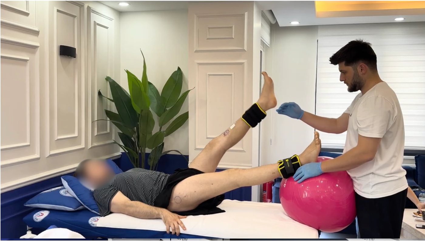 Leg exercise with a stability ball