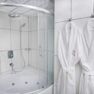 world-point-hotel-bathroom-2-420x360