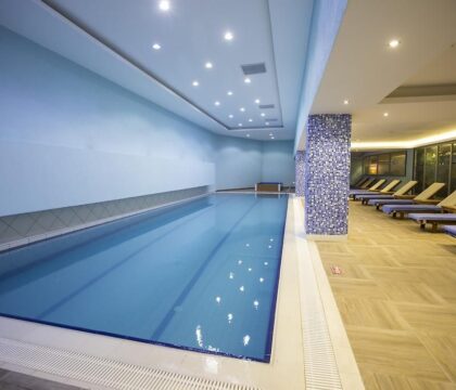 world-point-hotel-pool
